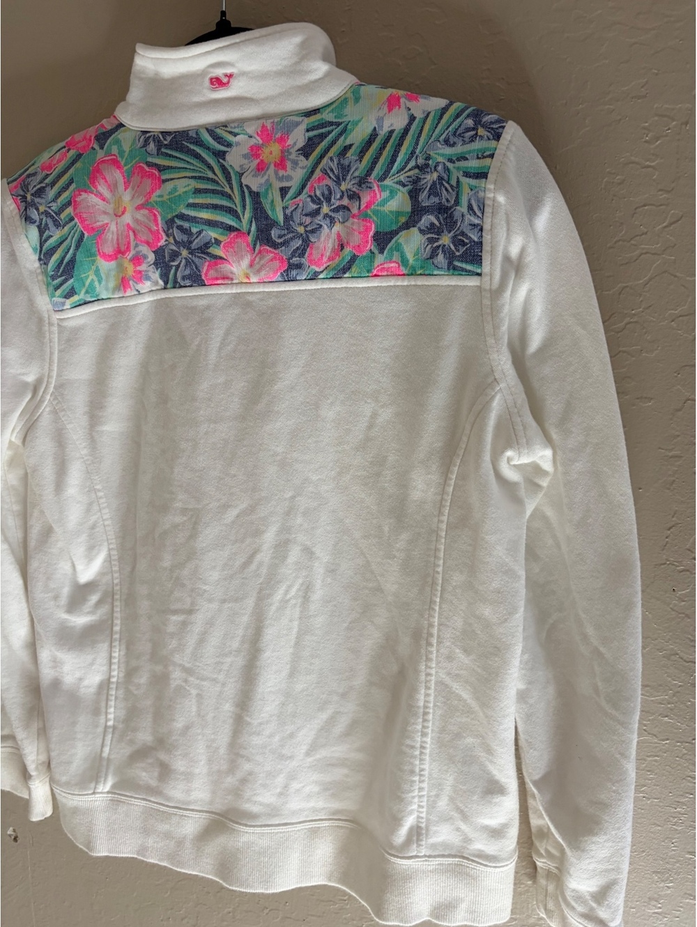 Vineyard vines pullover - Picture 7 of 8